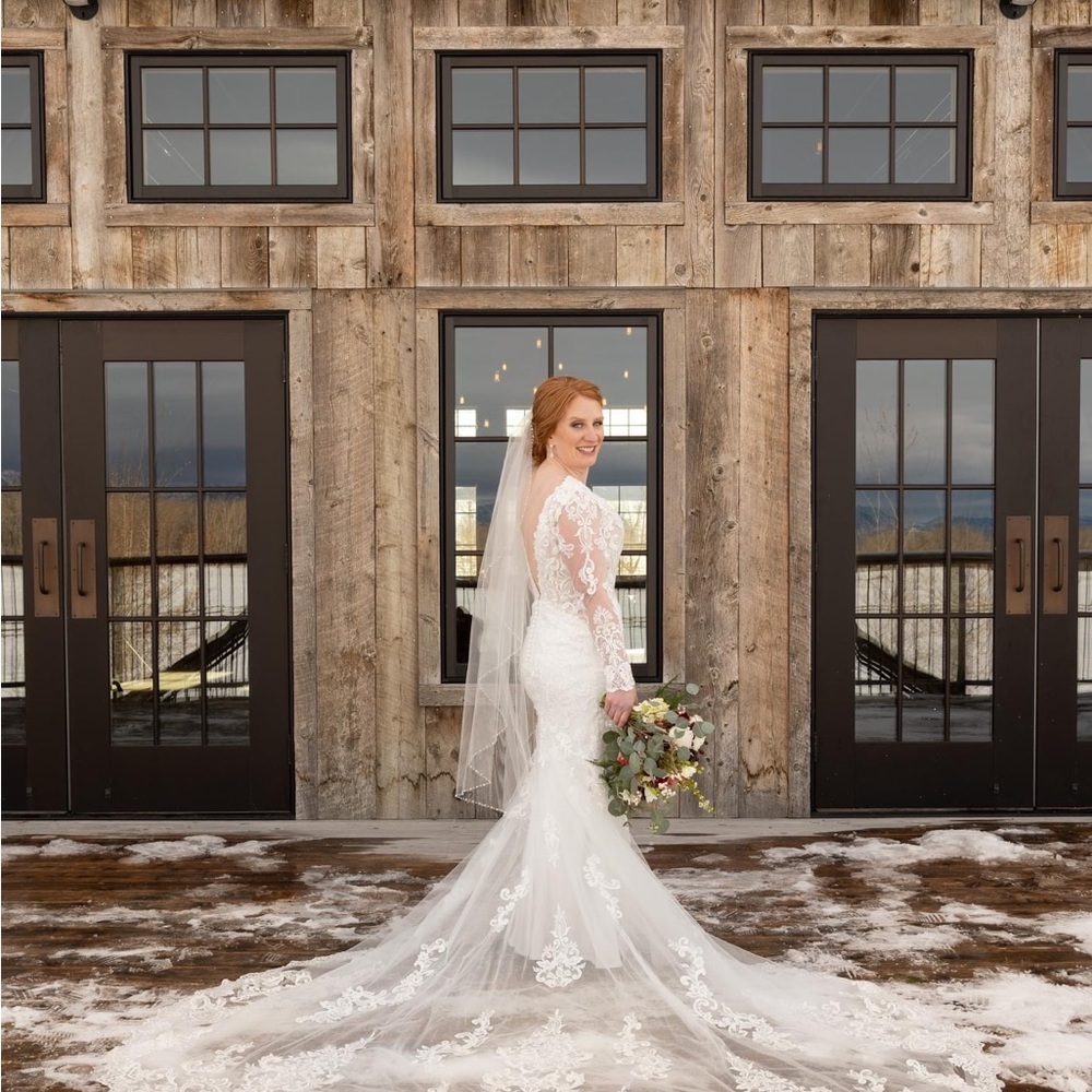 Wedding dress